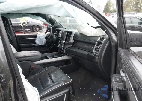 2024 Ram 1500 Laramie z USA, uszkodzony, nr VIN 1C6RREJT3RN219691